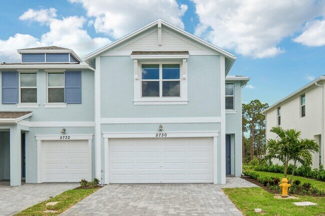 property at 5730 SE Edgewater Cir