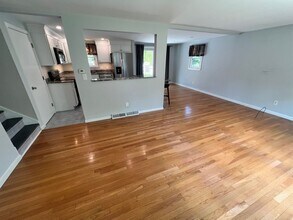 257 Ellendale Cir in Springfield, MA - Building Photo - Building Photo