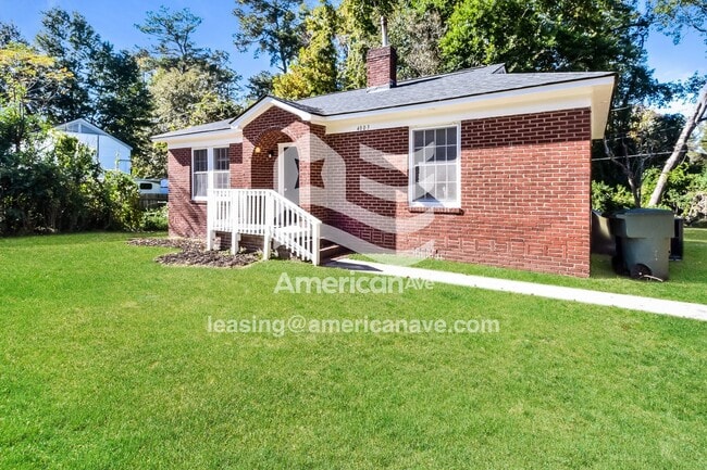 4803 Anderson St in Columbia, SC - Foto de edificio - Building Photo