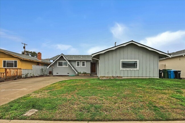 property at 3572 Geneva Dr