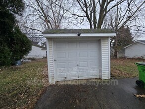 9406 McCracken Rd in Garfield Heights, OH - Building Photo - Building Photo