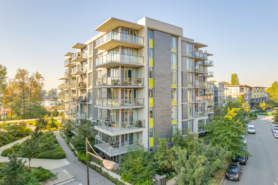 Shoreline in Vancouver, BC - Building Photo