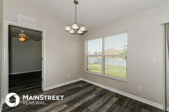 2428 NE 1st Ave in Cape Coral, FL - Foto de edificio - Building Photo