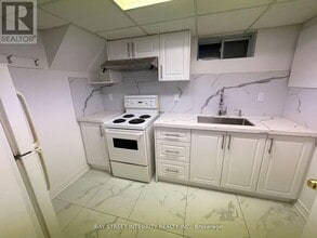 65 Walter Ave in Newmarket, ON - Building Photo - Building Photo