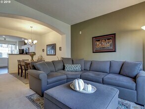 836 NW 118th Ave in Portland, OR - Building Photo - Building Photo