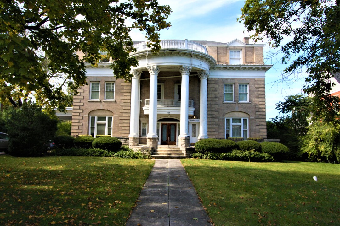 505 S Queen St in Martinsburg, WV - Building Photo