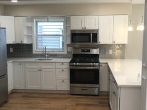 227 Tuscan Rd, Unit 2 in Maplewood, NJ - Building Photo - Building Photo