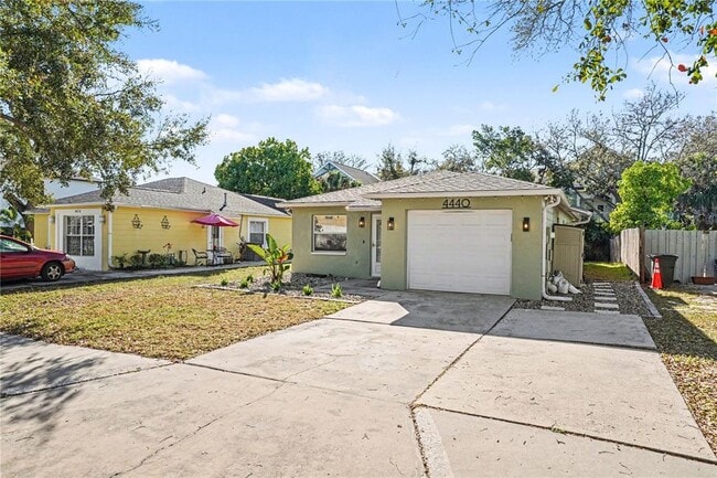 4440 W Pintor Pl in Tampa, FL - Building Photo - Building Photo