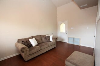 510 Shiloh Dr, Unit 705 in Laredo, TX - Building Photo - Building Photo