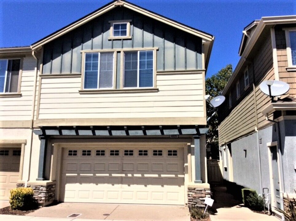 6325 Bray Ct in Dublin, CA - Building Photo