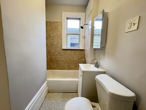 27 Eastern Pky, Unit 4 in Jersey City, NJ - Building Photo - Building Photo