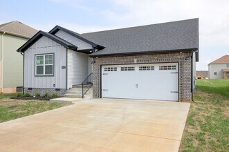 1235 Racker Dr in Clarksville, TN - Building Photo - Building Photo