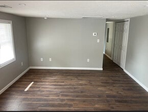 752 Dunmore St in Throop, PA - Building Photo - Building Photo
