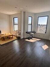 948 W Addison St in Chicago, IL - Foto de edificio - Building Photo