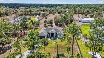 2326 6th Ave SE in Naples, FL - Building Photo