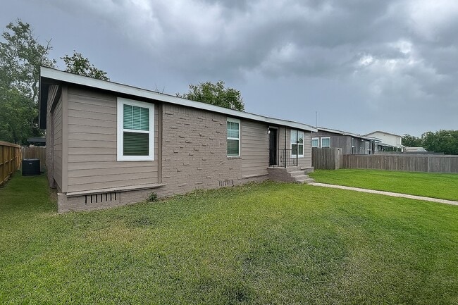 property at 3 Becca Ct
