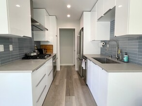 404 San Vicente Blvd in Santa Monica, CA - Building Photo - Building Photo