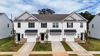 18 Twiggs Ln in Taylors, SC - Building Photo - Building Photo