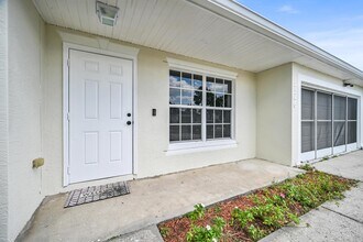 726 SW Bond Rd in Port St. Lucie, FL - Building Photo - Building Photo