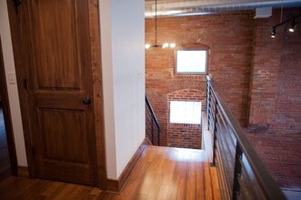 515 W McDaniel St in Springfield, MO - Building Photo - Building Photo