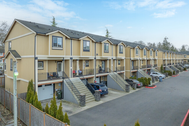 Gravelly Lake Brownstones in Lakewood, WA - Building Photo - Primary Photo