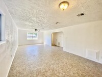 3410 Nodding Pines St in The Woodlands, TX - Foto de edificio - Building Photo