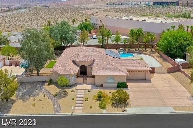 property at 1062 San Andreas St