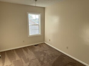 106 S Forest Dr in Havelock, NC - Foto de edificio - Building Photo
