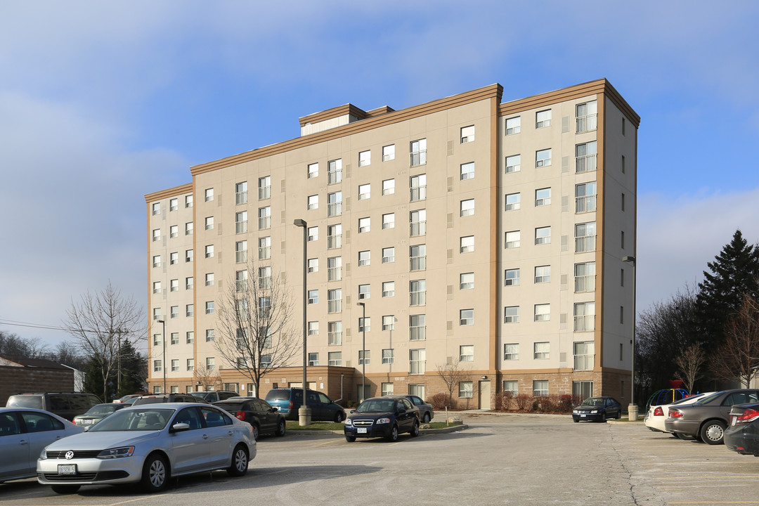 Bloomingdale Mews in Kitchener, ON - Building Photo