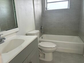 5904 SW 27th St, Unit N in West Park, FL - Building Photo - Building Photo