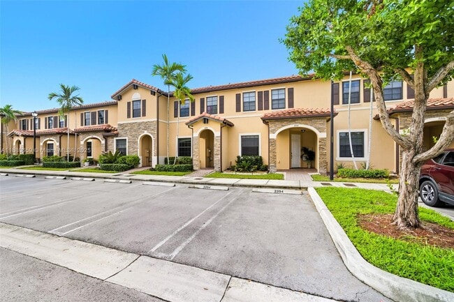 3392 W 92nd Pl in Hialeah, FL - Building Photo - Building Photo