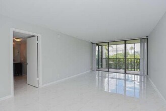 1605 S US Hwy 1, Unit M1-101 in Jupiter, FL - Foto de edificio - Building Photo