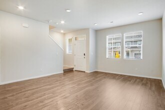 834 N 18th Ave in Cornelius, OR - Building Photo - Building Photo