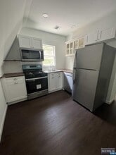 16 Maple St, Unit 2F in Closter, NJ - Building Photo - Building Photo