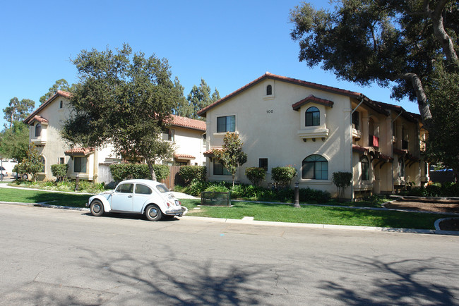 Sunset Villas in Thousand Oaks, CA - Building Photo - Building Photo