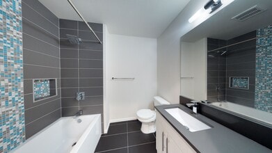 Vitality on Howell in Seattle, WA - Foto de edificio - Building Photo