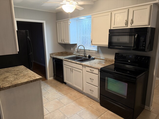 7241 Renda St in Millington, TN - Foto de edificio - Building Photo