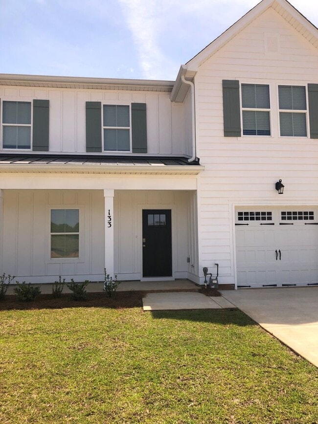 property at 133 Hunters Hill Wy