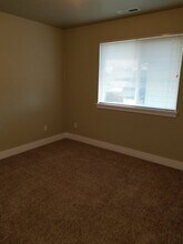 2128 Marlow Ln in Eugene, OR - Building Photo - Building Photo