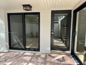 4702 SW 67th Ave in Miami, FL - Building Photo - Building Photo