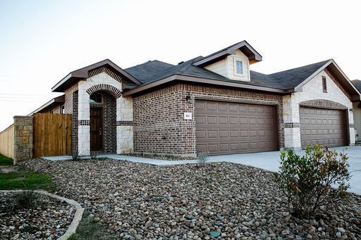 205 Hidden Springs Dr in Bastrop, TX - Building Photo