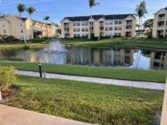 6299 La Costa Dr in Boca Raton, FL - Foto de edificio - Building Photo