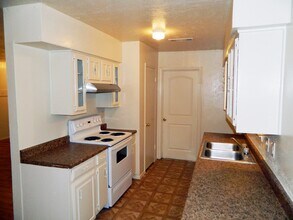 12108 Bishop Dr in Balch Springs, TX - Building Photo - Building Photo