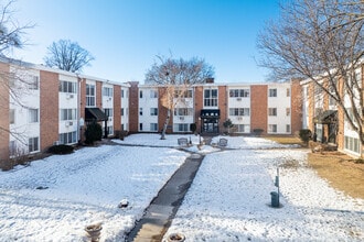 Lake Harriet Commons in Minneapolis, MN - Building Photo - Building Photo
