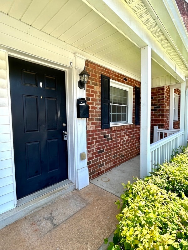 1215 Green Oaks Ln in Charlotte, NC - Building Photo - Building Photo