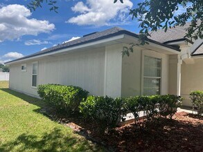 1562 Canopy Oaks Dr in Orange Park, FL - Building Photo - Building Photo