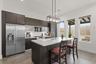 5415 Robusto Pl in Houston, TX - Foto de edificio - Building Photo