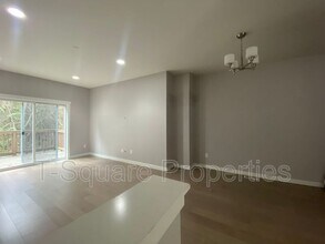 21236 11th Dr SE in Bothell, WA - Building Photo - Building Photo