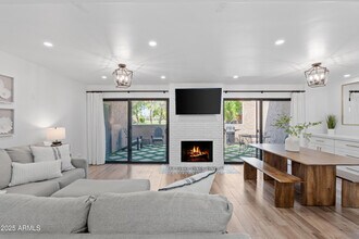 7316 N Vía Camello Del Norte in Scottsdale, AZ - Building Photo - Building Photo