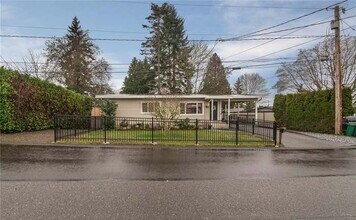 643 Ferndale Ave NE in Renton, WA - Building Photo - Building Photo